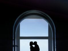 Mīlestība, kas tevi nogāž Punch-Drunk Love